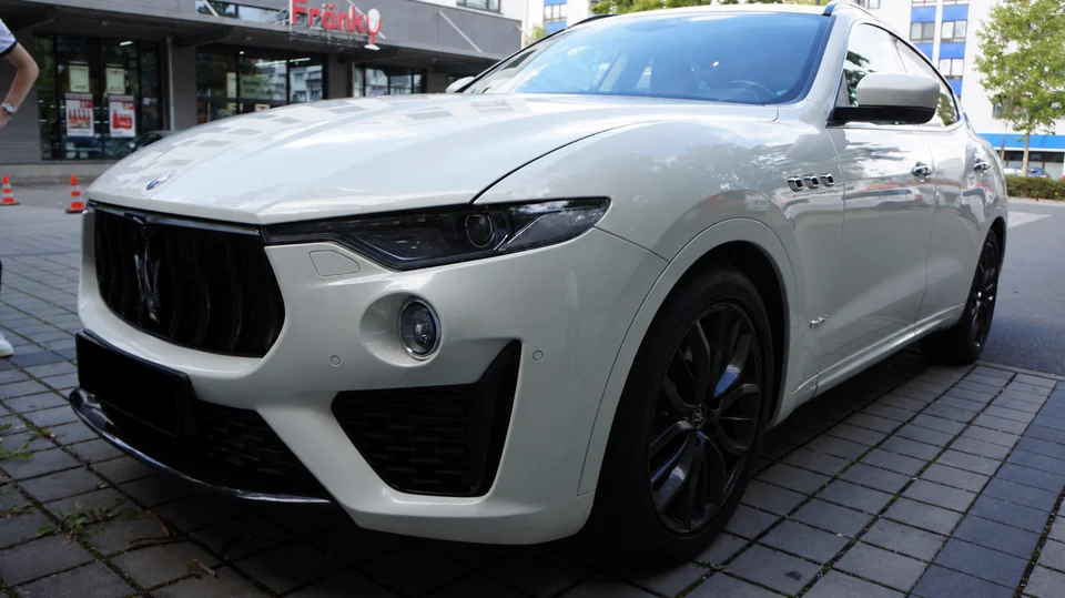 Maserati bei der Besichtigung zum Gebrauchtwagencheck